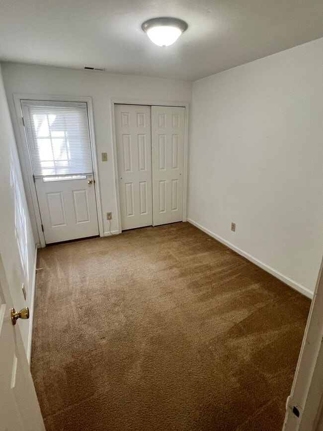 Building Photo - ONE LEVEL LIVING at Stonebridge Landing in Western Branch!