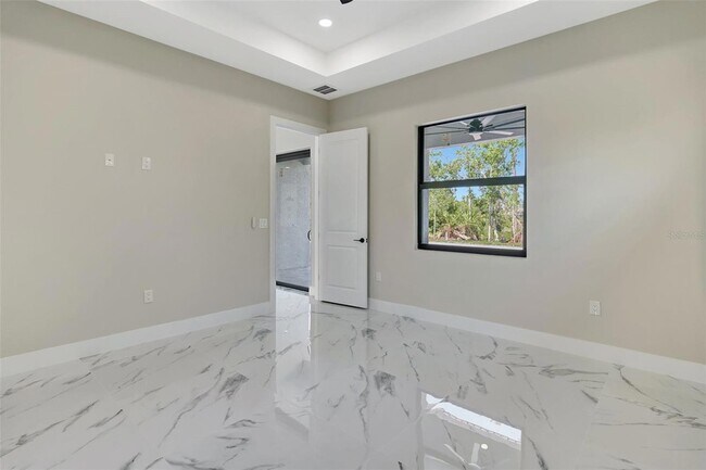 Building Photo - 212 Fairway Rd