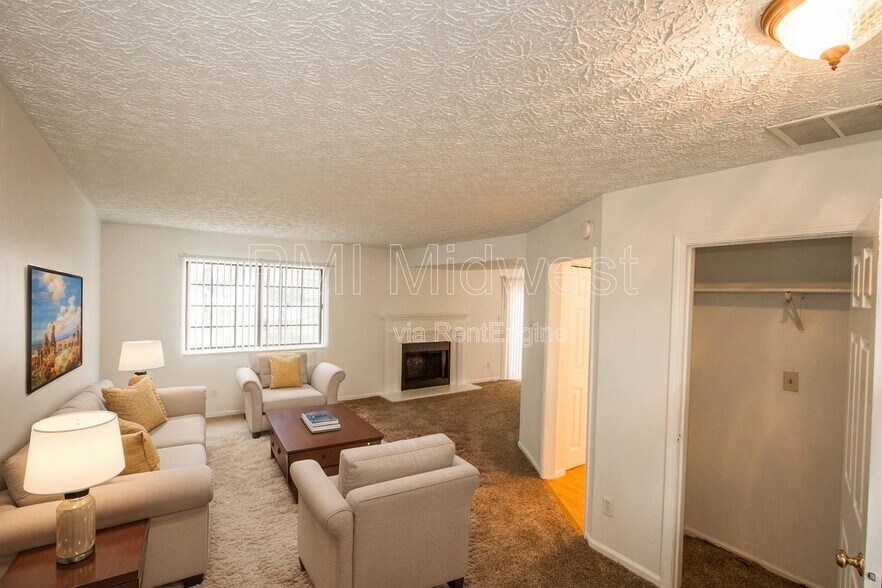 Building Photo - 1838 Keystone Lakes Dr