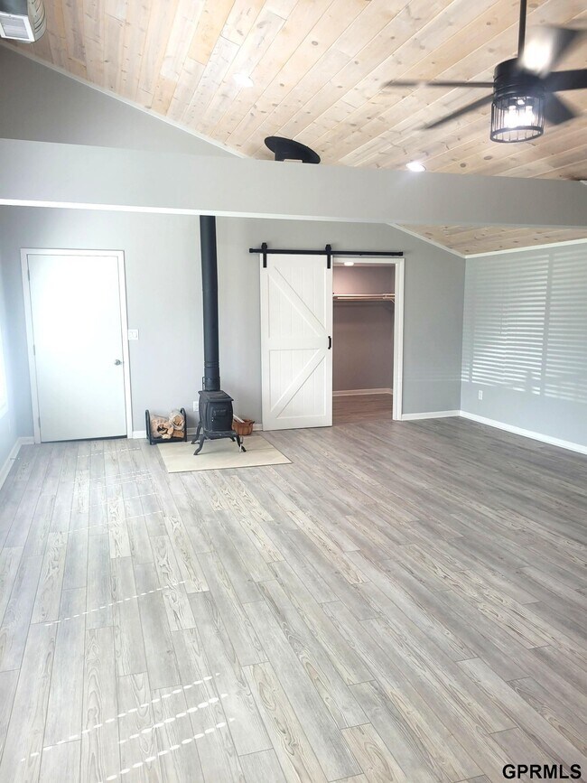 Building Photo - 1202 Lake Ct