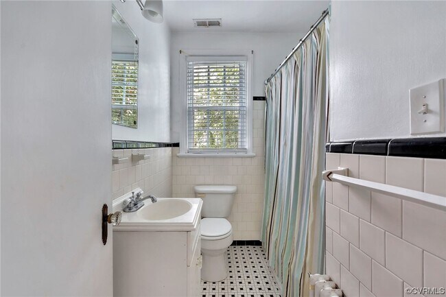 Building Photo - 4703 Park Ave