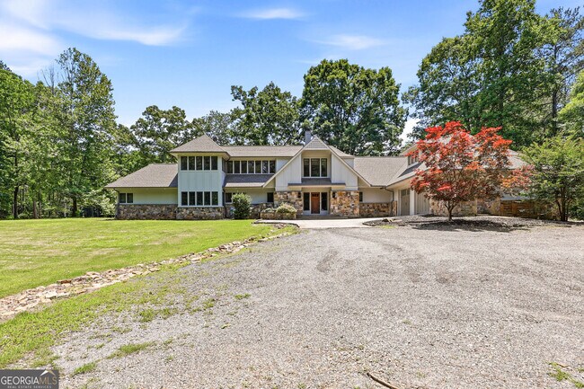 Building Photo - 3735 Smithtown Rd