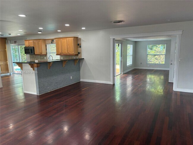 Building Photo - 3617 Cleveland St