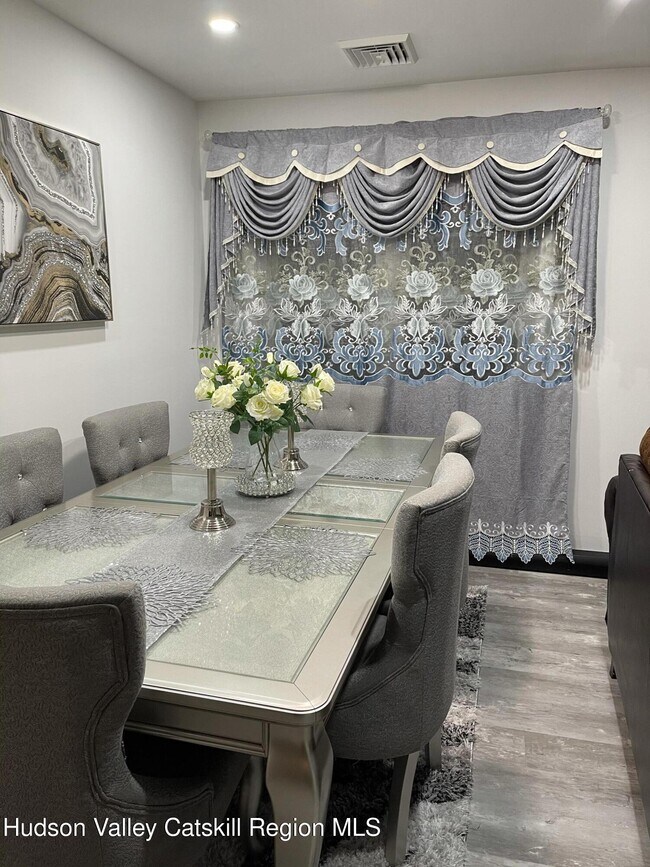 Building Photo - 33 Mary Ave