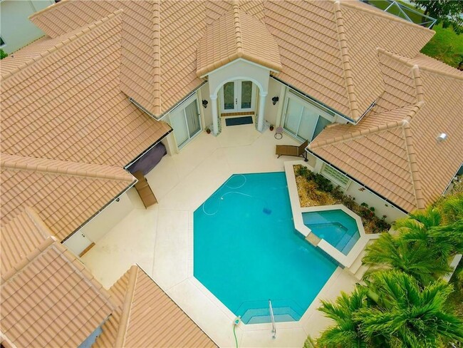 Building Photo - 20107 Ocean Key Dr