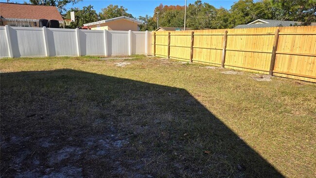 Building Photo - 8810 Covered Bridge Ct