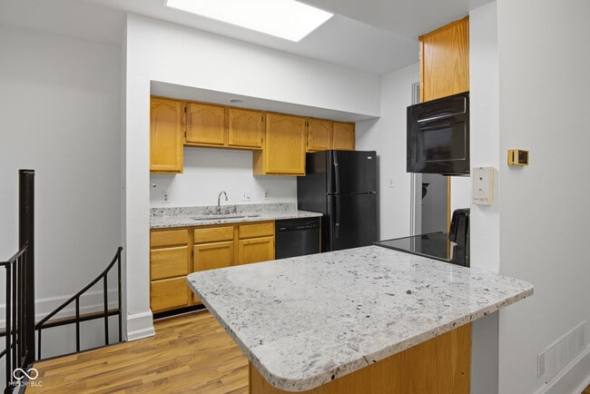 Building Photo - 1448 N Illinois St