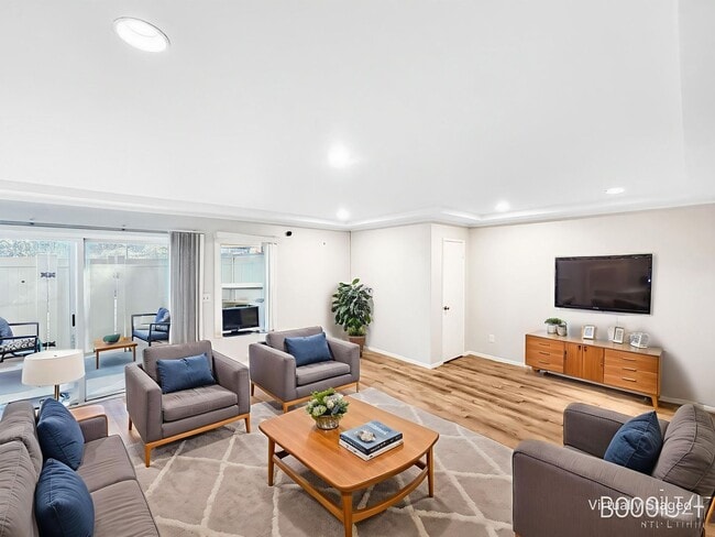 Building Photo - Stunning 2BD/2BA W/ Updated Kitchen, A/C, and Reserved Parking in La Mesa!