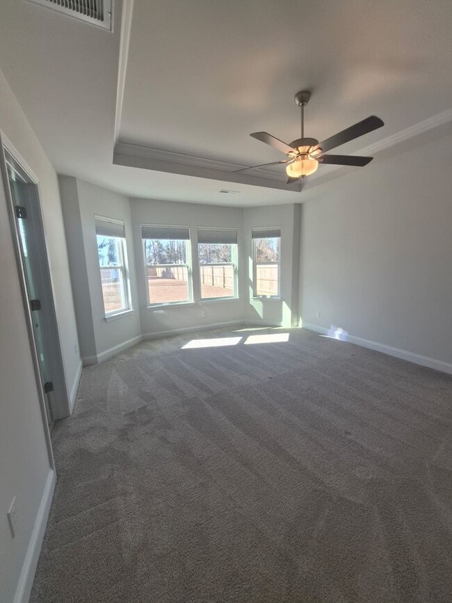 Building Photo - 301 Harvest Mdw Xing