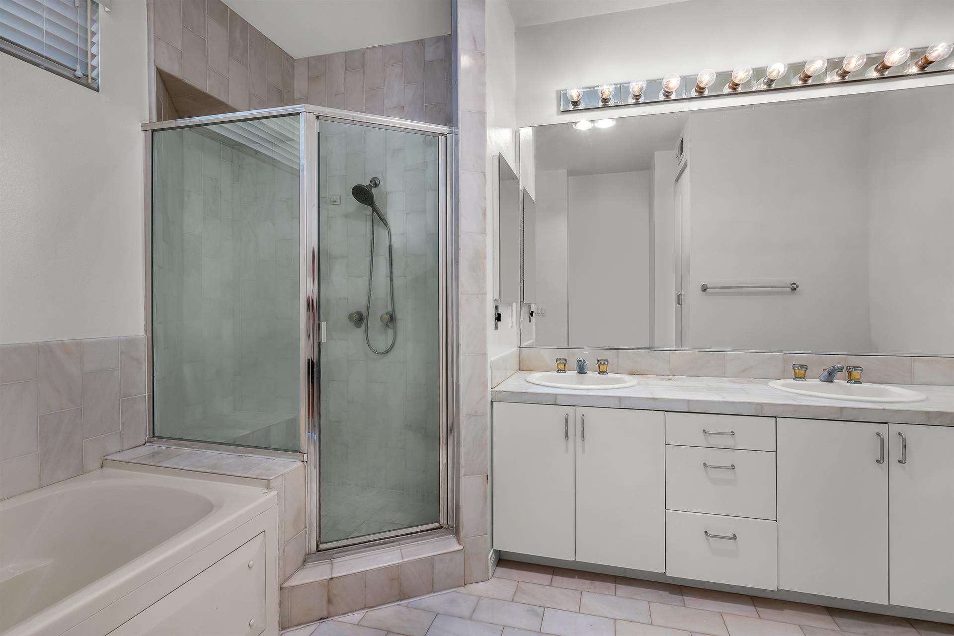 Master Bathroom - 2824 Arizona Ave