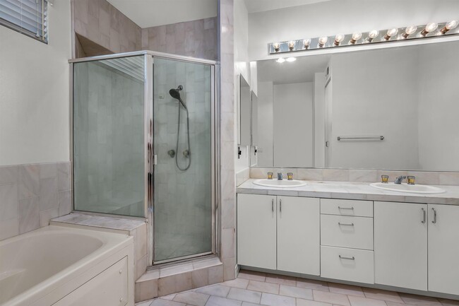 Master Bathroom - 2824 Arizona Ave