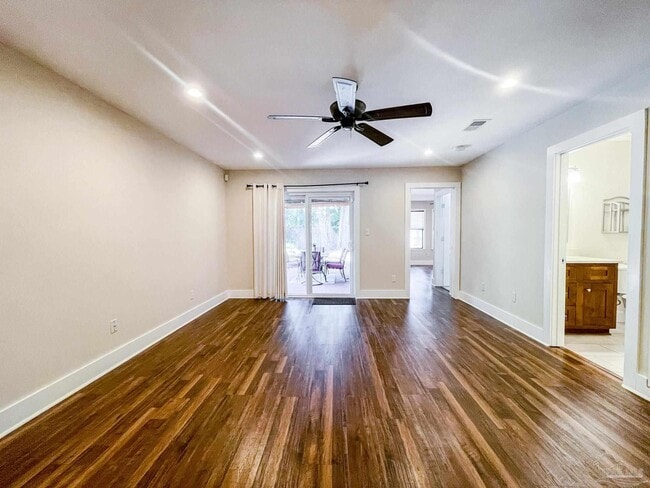 Building Photo - 3300 N Sugartree St