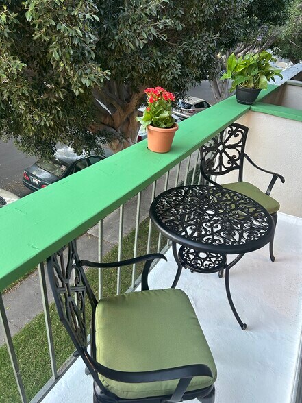 Building Photo - 3640 Cardiff Ave