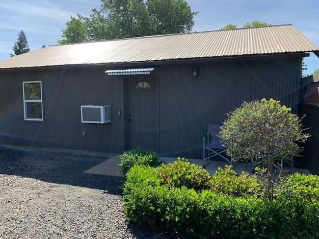 Building Photo - COMING SOON!!! Brand New 2 Bedroom 1 Bath