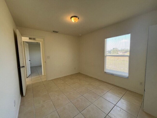 Building Photo - 4400/4402 27th Street SW