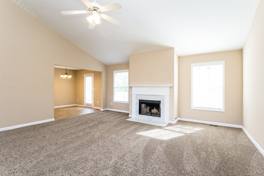 Building Photo - 214 Oakleigh Ln