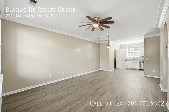Building Photo - 7329 Michaels Landing Dr