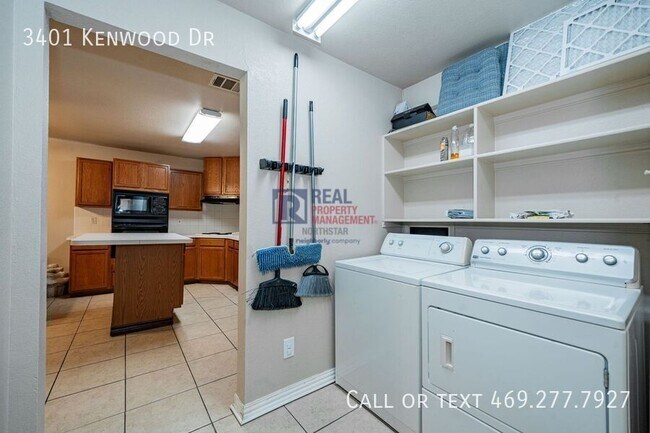 Building Photo - 3401 Kenwood Dr