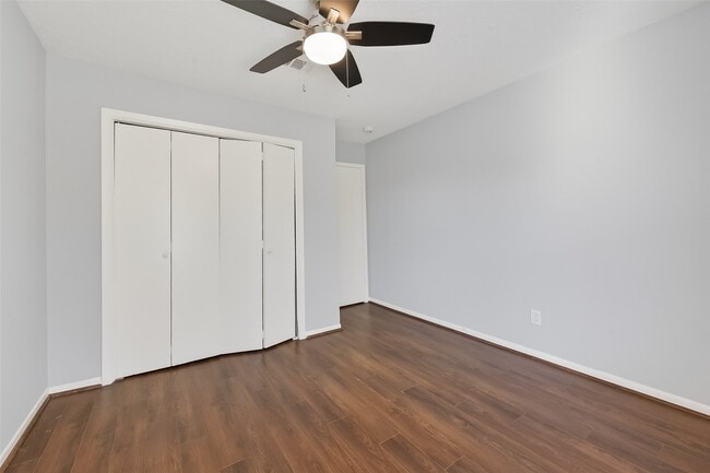 Building Photo - 8646 Maplecrest Dr