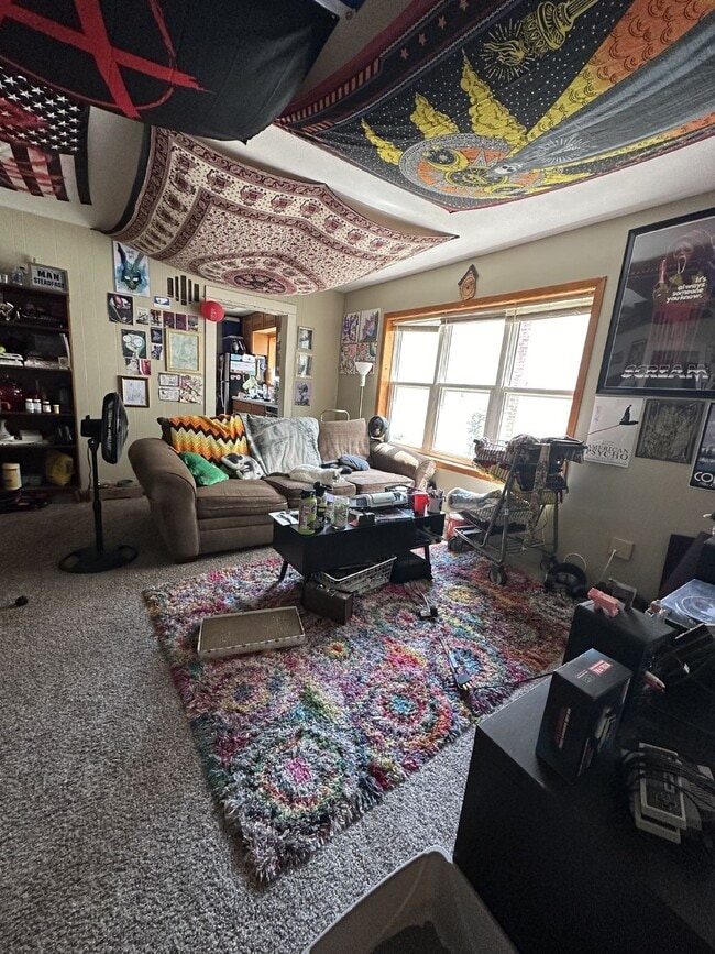 Building Photo - 3 Bed 1 Bath near UWEC! Available June 1st!