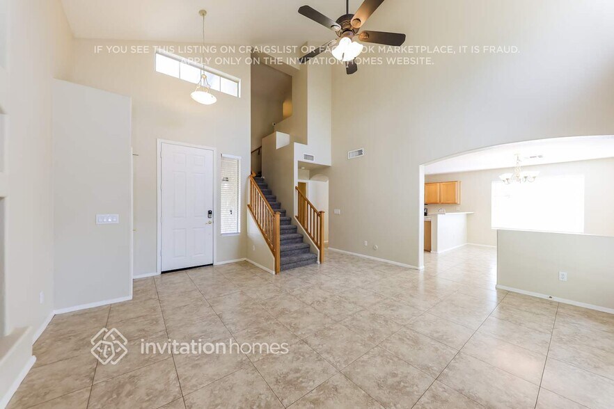 Building Photo - 3525 E Linda Ln