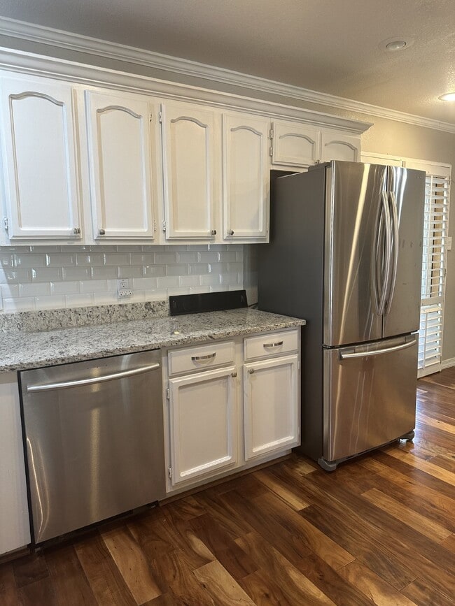 Building Photo - 5615 Burning Tree Dr