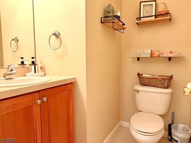 Building Photo - 128 Jackson Ave