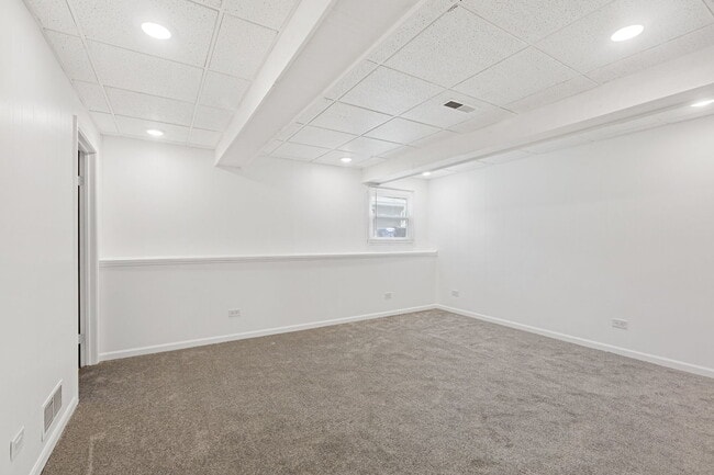 Building Photo - 630 Kenilworth Ave