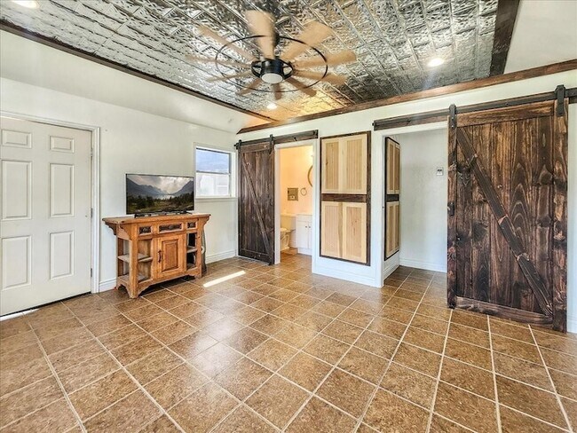 Building Photo - 1101 BreAnne Ct