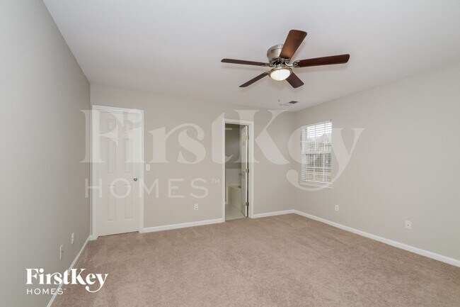 Building Photo - 127 Renwick Ln