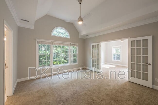 Building Photo - 1512 Fallen Leaf Dr SW