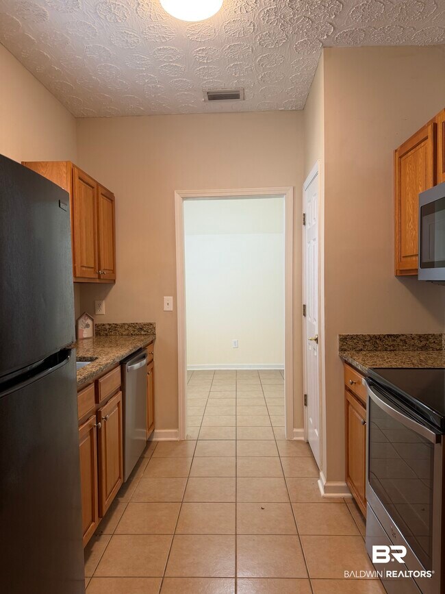 Building Photo - 1153 Sloane Cove