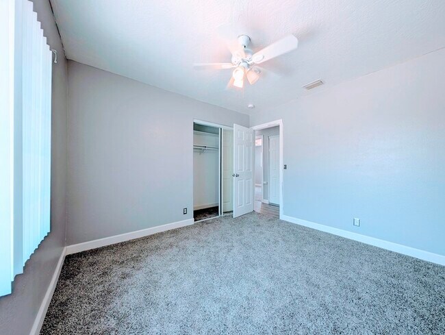 Building Photo - 4 bed with Dual master bedrooms and Solar ...
