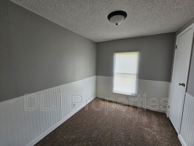 Building Photo - 934 Eslinger Ct