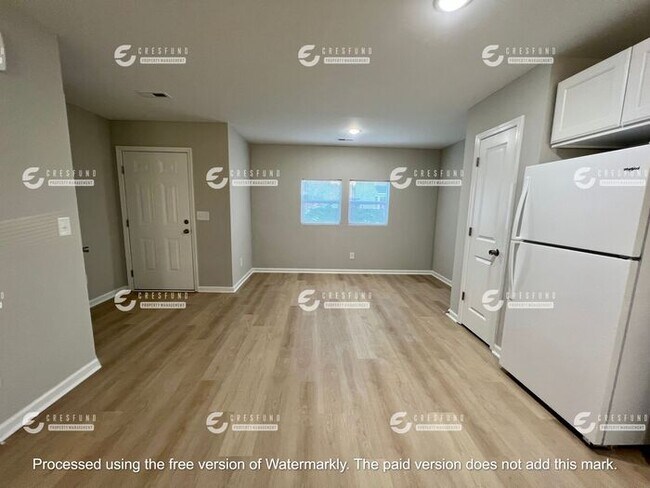 Building Photo - 2 bedroom, 2.5 Bath - Ready For Move In To...