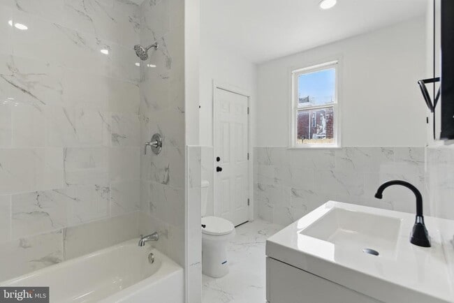 Building Photo - 1217 N 28th St