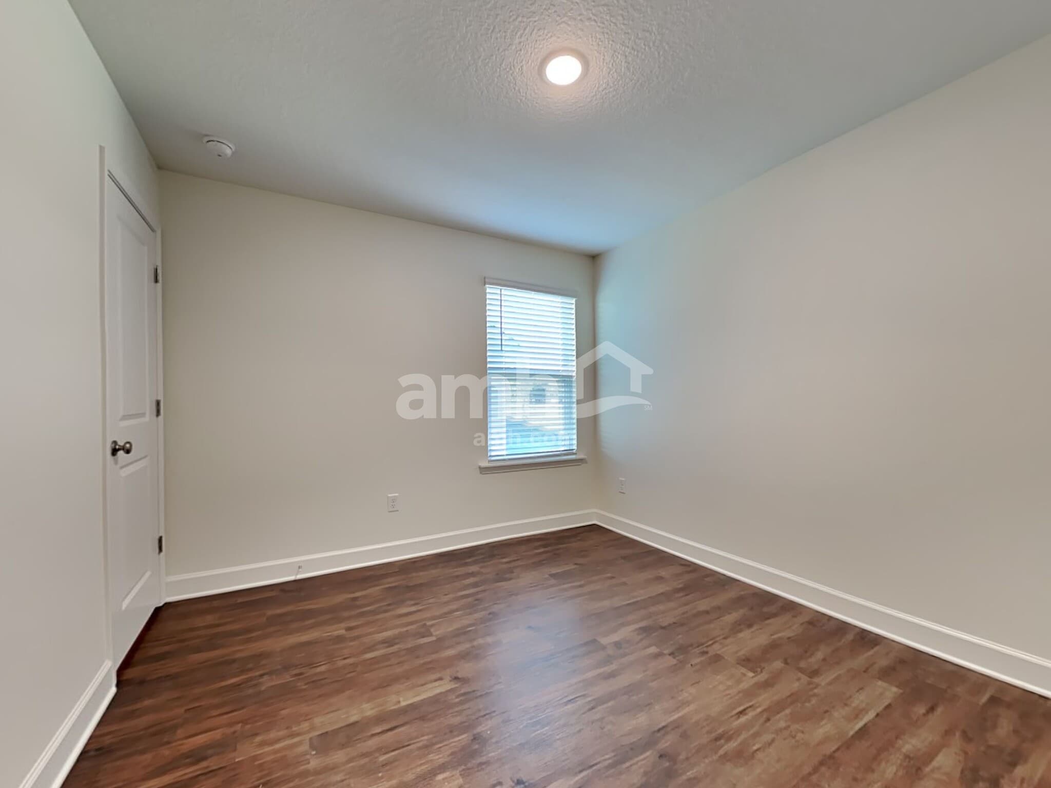 Building Photo - 998 Tan Tara Trl