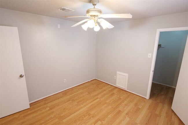 Building Photo - 13314 Ensley Wood Dr