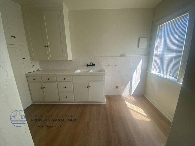 Floorplan - 566 W. 17th St.