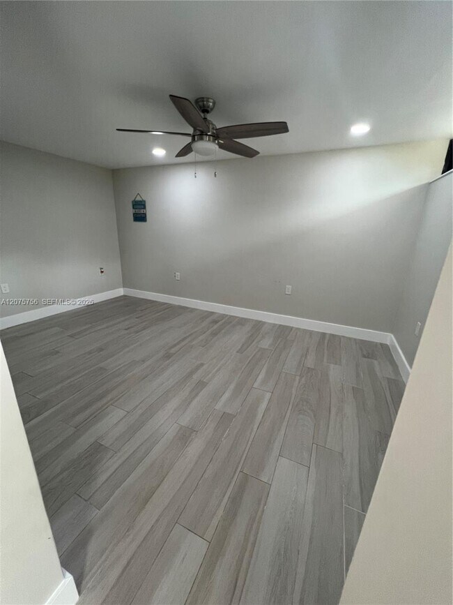 Building Photo - 15012 Royal Palm Ave