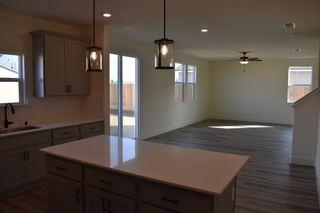 Building Photo - 4649 Jema Wy