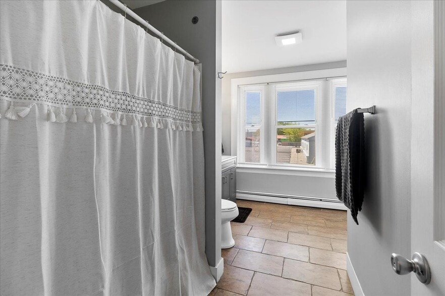 Building Photo - 39 HUDSON Street, Second Floor