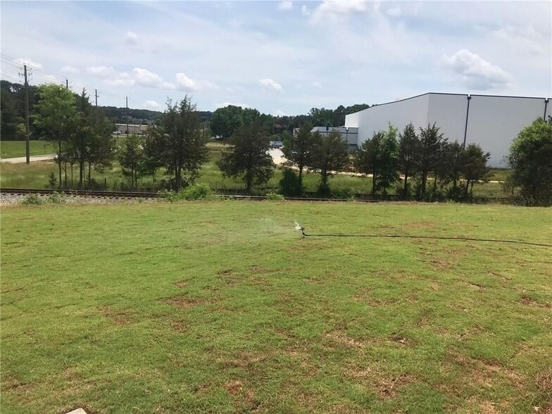 Building Photo - 166 Verona Dr NW