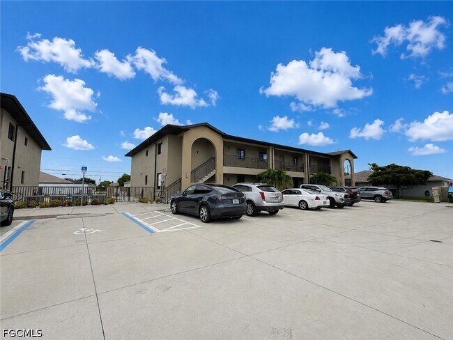 Building Photo - 4109 SW 8th Pl
