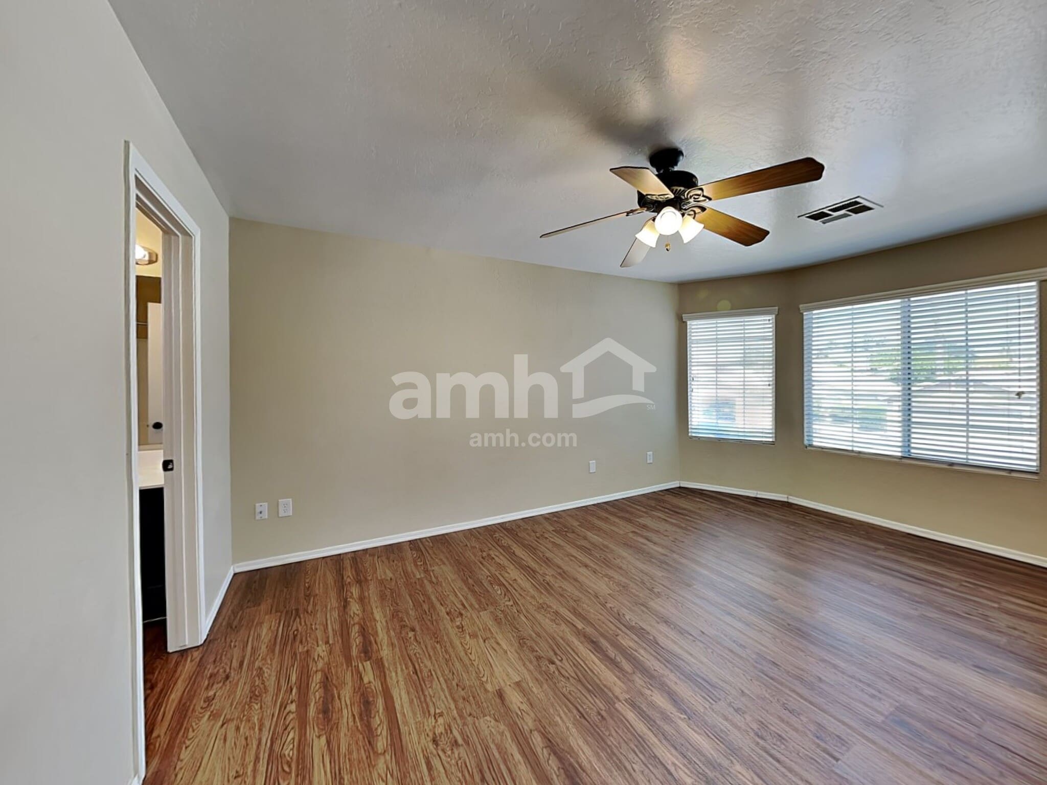 Building Photo - 7463 E Natal Ave