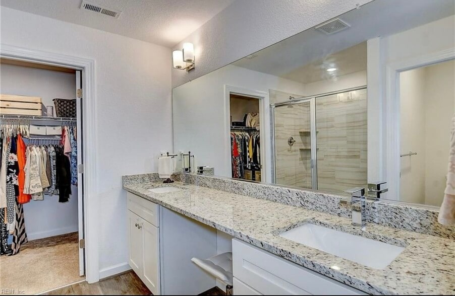 Building Photo - 1243 Jadens Way