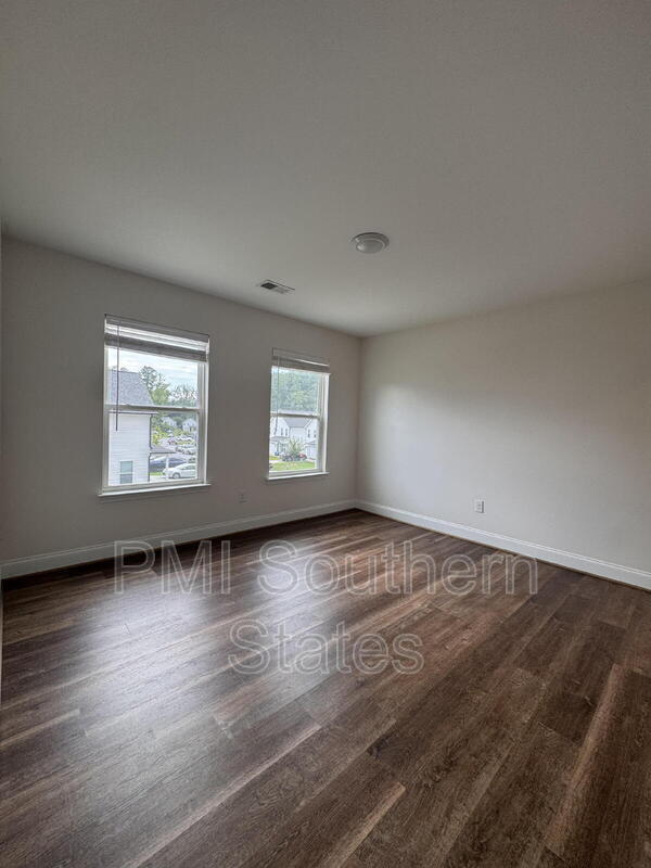 Building Photo - 6 Solis Ct