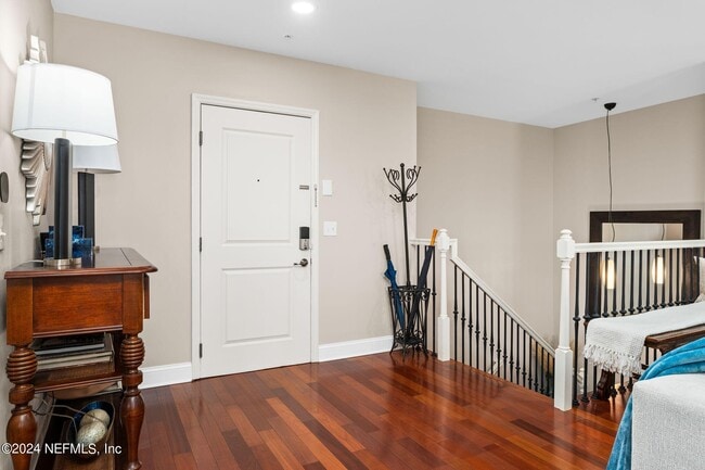 Building Photo - 400 E Bay St