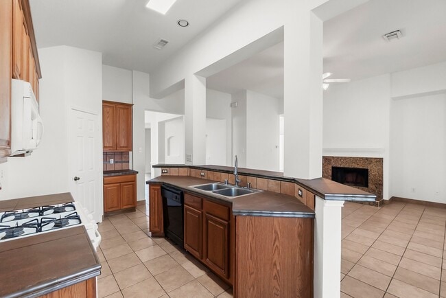 Building Photo - 19311 Twin Buttes Dr