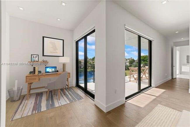 Building Photo - 16680 Botaniko Dr N